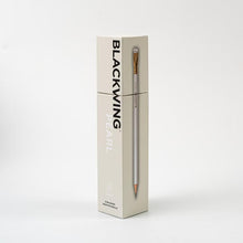 โหลดรูปภาพลงในเครื่องมือใช้ดูของ Gallery BLACKWING PEARL (SET OF 12)
 ร้านหนังสือและสิ่งของ เป็นร้านหนังสือภาษาอังกฤษหายาก และร้านกาแฟ หรือ บุ๊คคาเฟ่ ตั้งอยู่สุขุมวิท กรุงเทพ
