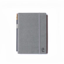 โหลดรูปภาพลงในเครื่องมือใช้ดูของ Gallery BLACKWING SLATE NOTEBOOK - GREY (MEDIUM)
 ร้านหนังสือและสิ่งของ เป็นร้านหนังสือภาษาอังกฤษหายาก และร้านกาแฟ หรือ บุ๊คคาเฟ่ ตั้งอยู่สุขุมวิท กรุงเทพ