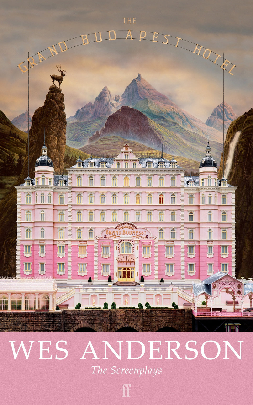The Grand Budapest Hotel ร้านหนังสือและสิ่งของ เป็นร้านหนังสือภาษาอังกฤษหายาก และร้านกาแฟ หรือ บุ๊คคาเฟ่ ตั้งอยู่สุขุมวิท กรุงเทพ