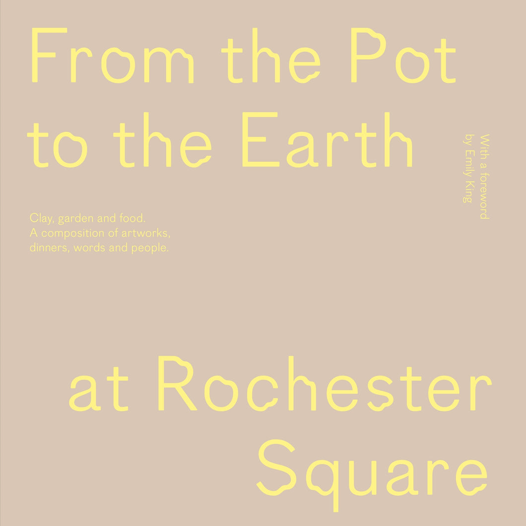 From the Pot to the Earth at Rochester Square ร้านหนังสือและสิ่งของ เป็นร้านหนังสือภาษาอังกฤษหายาก และร้านกาแฟ หรือ บุ๊คคาเฟ่ ตั้งอยู่สุขุมวิท กรุงเทพ