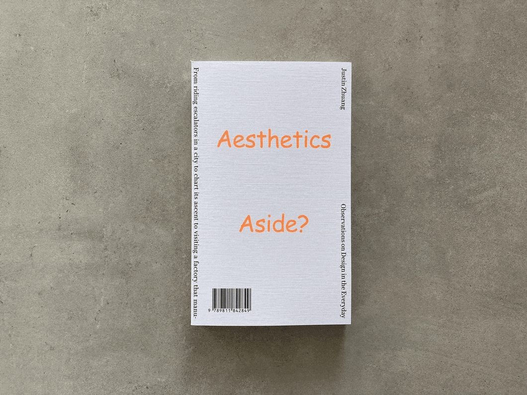 Aesthetics Aside: Observations on Design in the Everyday ร้านหนังสือและสิ่งของ เป็นร้านหนังสือภาษาอังกฤษหายาก และร้านกาแฟ หรือ บุ๊คคาเฟ่ ตั้งอยู่สุขุมวิท กรุงเทพ