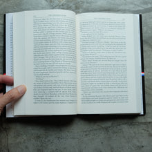 โหลดรูปภาพลงในเครื่องมือใช้ดูของ Gallery Road Novels 1957-1960 | Jack Kerouac
 ร้านหนังสือและสิ่งของ เป็นร้านหนังสือภาษาอังกฤษหายาก และร้านกาแฟ หรือ บุ๊คคาเฟ่ ตั้งอยู่สุขุมวิท กรุงเทพ