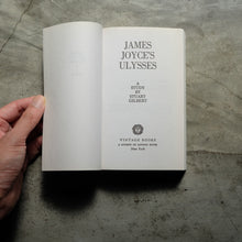 Load image into Gallery viewer, James Joyce&#39;s Ulysses | Stuart Gilbert
 ร้านหนังสือและสิ่งของ เป็นร้านหนังสือภาษาอังกฤษหายาก และร้านกาแฟ หรือ บุ๊คคาเฟ่ ตั้งอยู่สุขุมวิท กรุงเทพ
