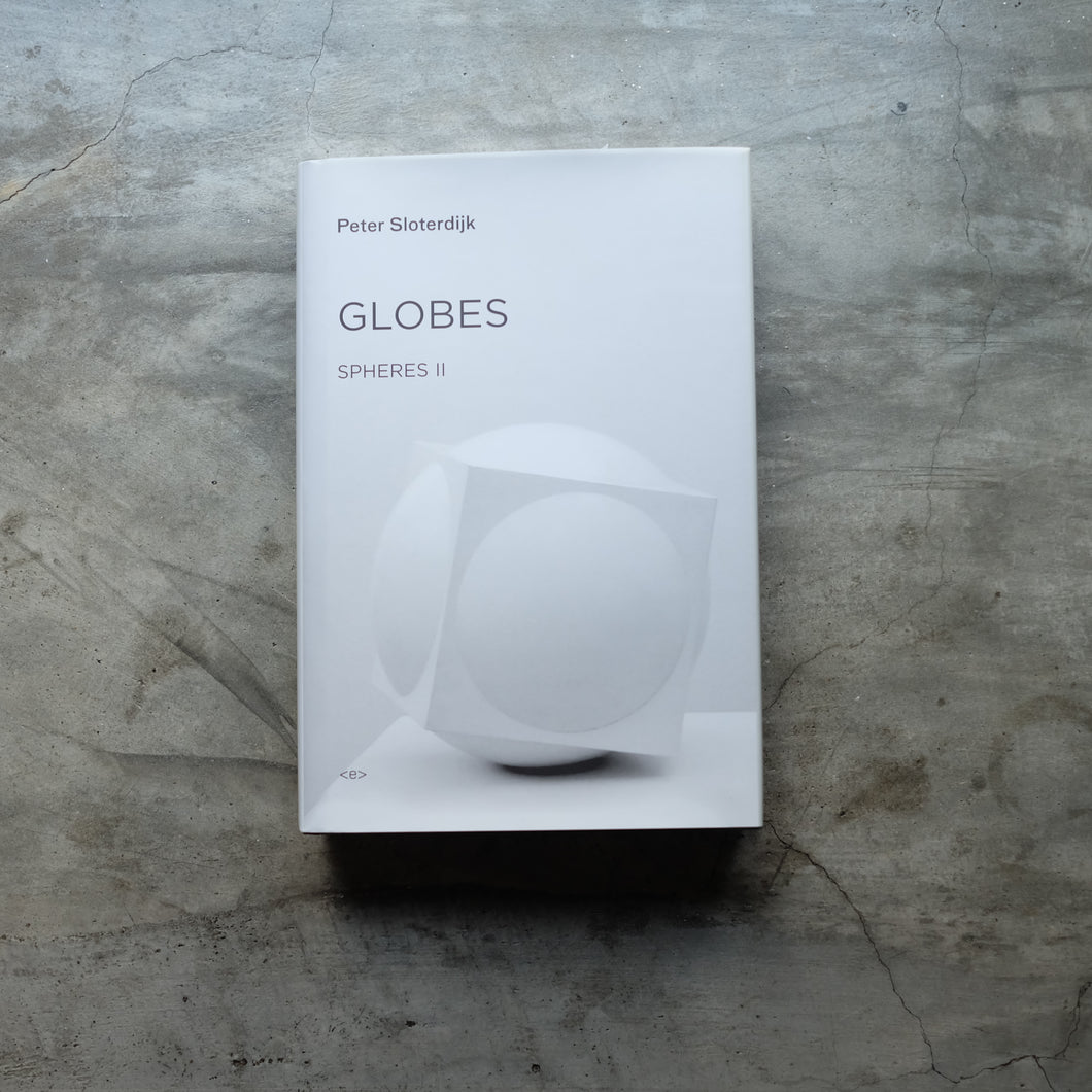 Globes | Peter Sloterdijk ร้านหนังสือและสิ่งของ เป็นร้านหนังสือภาษาอังกฤษหายาก และร้านกาแฟ หรือ บุ๊คคาเฟ่ ตั้งอยู่สุขุมวิท กรุงเทพ