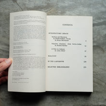โหลดรูปภาพลงในเครื่องมือใช้ดูของ Gallery Jealousy &amp; In the Labyrinth | Alain Robbe-Grillet
 ร้านหนังสือและสิ่งของ เป็นร้านหนังสือภาษาอังกฤษหายาก และร้านกาแฟ หรือ บุ๊คคาเฟ่ ตั้งอยู่สุขุมวิท กรุงเทพ